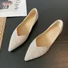 Outono de 2026 Novos Sapatos Baixos Femininos Bico Fino com Strass Boca Rasa Moda Versátil Sapatos de Casamento Sapatos de Banquete N1288-13