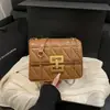 Bolso de hombro único de alta costura estilo coreano, nuevo modelo primavera 2026, elegante y relajado, bolso pequeño cuadrado de color liso para llevar debajo del brazo