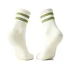Calcetines de yoga transfronterizos para mujer, hechos de algodón puro, resistentes al olor, transpirables, con características antideslizantes de silicona, longitud hasta la mitad de la pantorrilla, adecuados para Pilates y fitness, venta al por mayor