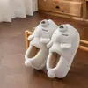 Pantuflas de algodón de osito tonto y lindo para mujer 2026 nuevo otoño e invierno interior hogar cálido antideslizantes suela gruesa talón cerrado algodón para damas