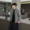 Jaqueta Cardigan de Malha Simples Nova 2026 para Homens, Top de Moda Primavera, Suéter Casaco Turquesa Tendência Masculino para Primavera e Outono