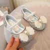 Zapatos Infantiles de Velcro con Lazo de Perlas y Pedrería, Fáciles de Poner y Quitar, Zapatos Pequeños de Cuero de Suela Plana, Zapatos de Cristal de Princesa para Niñas
