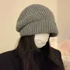 Chapéu de Lã Tricotado para Mulheres, Estilo Japonês Outono e Inverno, Versão Grande Chapéu de Pescador, Versátil, Grande Circunferência da Cabeça, Quente, Protege as Orelhas, Chapéu para Clima Frio, Faz o Rosto Parecer Menor