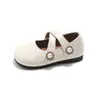 Zapatos de Piel para Niña Estilo Coreano Pequeño Chanel Zapatos de Princesa con Perlas Nuevo Estilo Primavera 2025 Mocasines Poco Profundos para Niña Tendencia