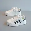 Zapatos infantiles con puntera de concha, nuevos zapatos coreanos de otoño para niñas, zapatillas deportivas antideslizantes, zapatos casuales para niños, zapatillas deportivas