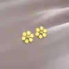 [Aço titânio corpo inteiro] Brincos minimalistas flor de seis pétalas Mori brincos frios masculinos e femininos brincos de temperamento personalizado para banquete