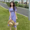 Vestido retro francês novo de verão 2023 elegante com gola quadrada de comprimento médio cintura apertada manga curta vestido xadrez feminino