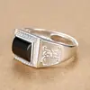 Kaiwei sobre anillo extraordinario dominante para hombre con diamante negro noble y elegante conjunto ágata negra obsidiana anillo para hombre