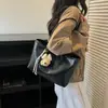 Bolsa de Axila de Verão para Mulheres 2026 Novo Modelo Grande Capacidade Bolsa de Mão para o Trabalho Bolsa de Ombro Casual Versátil
