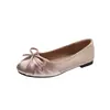 Elegantes Mary Janes de seda con lazo para mujer, nueva colección principios de otoño 2026, impresionantes bailarinas