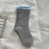 Tão coreano! É Difícil Resistir a Estas Meias Cinza-Azul com Laços Doces e Botões, Perfeitas para o Outono e Inverno