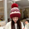 Gorro tejido para mujer, cálido de invierno, con felpa adicional, protección para las orejas, gorro de lana, estilo Fair Isle, con pompón, casual, para ciclismo, gorro pullover