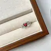 Anel de Zircônia de Alta Qualidade Estilo Coreano para Mulheres, Novo Anel Popular para Dedo Indicador, Design de Nicho de Luxo Leve, Joia Versátil e Simples