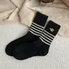 Calcetines de Dropshipping para Mujer al por Mayor Calcetines de Media Pantorrilla Otoño e Invierno Color Café Melange Calcetines de Algodón Estilo Étnico Versátiles Calcetines para Mujer
