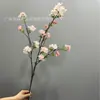 Boda Romántica Simulada de Flor de Cerezo Árbol de Flor de Cerezo Rama de Flor de Ciruelo Flor de Durazno Flor de Plástico Flor de Enredadera para Techo de Sala de Estar Interior Balcón