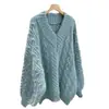 Tricô Torcido Gola V Tamanho Grande para Mulheres no Outono e Inverno Peça Externa Solta Design Estilo Preguiçoso Tricô de Nicho Estilo Coreano Top