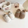 Zapatos peludos forrados de polar para niñas a la moda 2026 Otoño/Invierno Nuevo estilo Cálidos Versátiles Zapatos de princesa para niños Suela suave Zapatos cálidos de algodón