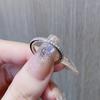 Moda de Corea del Sur Anillo abierto en forma de V con incrustaciones de Diamante Piedra Lunar para madre Anillo de dedo índice de diamante completo estilo frío ins anillo combinable
