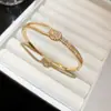 Pulsera Geométrica de Bambú con Circonita de Lujo Europea y Americana, Pulsera de Lujo Ligero de Gama Alta, Nuevo Modelo 2026, Joyería de Mano Exquisita y Versátil para Mujeres