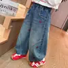 Jeans con Cuchillo Curvo de Estrellas Coloridas Estilo Coreano para Niñas Estilo Primavera/Otoño 2026 Nueva Moda Infantil Pantalones Largos Elegantes para Niña Tendencia