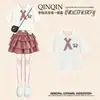 2026 Novo Estilo Suéter College Doce de Manga Curta para Meninas Conjunto de Verão Cartoon Estiloso Xadrez Bolo Saia Conjunto de Duas Peças