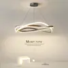 Lámpara de araña minimalista para restaurante y sala de estar en Guangdong Zhongshan, luz principal simple y elegante, lámpara de hierro de estilo minimalista circular de lujo ligero