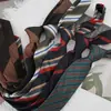 Gravata Masculina Retro Casual Estilo Hong Kong Estampa Britânica Amarrada à Mão 8cm Acessório para Traje Formal Tendência Versátil