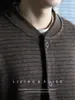 Jaqueta suéter de tricô masculina estilo americano, listrada, slim fit, de abotoamento simples, gola bomber, versátil, confortável, para outono e inverno