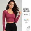 Nuevo estilo de top de yoga de manga larga antibacteriano con sensación de segunda piel, falso dos piezas con doble tirante, espalda abierta, copas fijas, ropa de fitness de cintura alta para mujer