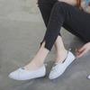 2026 Novo Estilo Sapatos Brancos de Couro Bovino de Primeira Camada para Mulheres, Planos e Respiráveis, Estilo Coreano, Adequados para Estudantes, Enfermeiras e Entrevistas de Professores