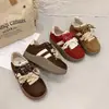 Zapatillas de Entrenamiento Alemanas Rojas Retro para Mujer 2026 Nuevas Suela Gruesa para Aumentar la Altura Casual de Tabla Versátiles en Tendencia Aumento de Altura Interior Zapatillas de Entrenamiento Alemanas