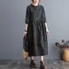 Foto real del nuevo vestido artístico de algodón y lino de otoño 2026, corte holgado, talla grande, moderno vestido largo floral para mujer