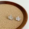 Pendientes de Hoja de Arce de Diseño Retro de Gama Alta para Mujer, Estilo Universitario, Exquisitos y Compactos, Estilo Bosque, Estilo Minimalista, Accesorios de Joyería para Orejas al por Mayor