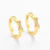 Pendientes de Cruz con Tachuelas de Diamante de Nuevo Estilo Transfronterizos Europeos y Americanos, Clips para Orejas Minimalistas de Personalidad de Nicho, Pendientes de Lujo Ligero para Mujer de Estilo Genial