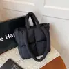 Bolsa de Algodón Rellena de Plumas para Mujer, Bolso Simple a Cuadros, Bolso Tote Trendy de Nicho 2025 Suave Ligero de Gran Capacidad