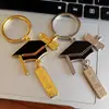 Llavero Metálico Personalizado Trébol de Cuatro Hojas Personaje de Dibujos Animados Anime Aleación de Zinc Llavero Pintado Fabricación de Moldes Personalizado Según Dibujos