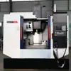 Centro de Usinagem de Precisão com Guias Lineares Vmc850 Máquina-Ferramenta Três Eixos Quatro Eixos Fresadora CNC Router Computadorizado Vertical