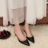 Zapatos Planos Franceses de Mujer con Remaches, Punta Aguda, Cuña, Color Nude, Sandalias Cerradas para Exteriores con Corte Lateral, Novedad Verano 2026
