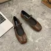 Sapatos de Verão Novo Estilo Planos de Uma Tira Estilo Francês para Combinar com Saias Sapatos Mary Jane Redondos Prateados 2026 Femininos