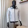 Jaqueta Softshell Masculina Fina com Capuz, série D alternativa, funcional para atividades ao ar livre, outono e inverno, à prova de vento, repelente à água, respirável, elástica, macia