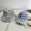 Gorra de Béisbol a Cuadros Azul y Blanco Estilo Coreano Fresco para Otoño e Invierno para Mujer, Sombrero de Pescador Versátil Casual que Hace que la Cara Parezca Más Pequeña