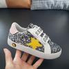 2223 Zapatos de Estrella para Niñas Zapatos Infantiles Estilo Coreano Perla Zapatos para Niños Zapatos Infantiles de Suela Suave Zapatos Blancos