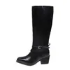 Botas de Cavaleiro de Cano Alto Super Bonitas Estilo Europeu Femininas 2026 Novas Botas de Cano Alto com Salto Plataforma Aumentadoras de Altura Fivela de Cinto Botas de Motocicleta Femininas