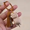 Madera de Haya Tallada Gato de la Suerte Gato Lindo Llavero Colgante Encanto para Bolso Llavero con Borla Lindo Colgante de Dibujos Animados