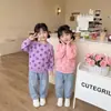 Sudadera dulce para niñas con estampados de corazón, ropa de otoño para niños pequeños, linda sudadera coreana de manga larga versátil, moderna