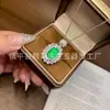 Colar de Pedras da Sorte e Prosperidade com Pingente de Cabacinha Banhado a Prata com Calcedônia Verde Gelo Incrustada e Ágata Verde Brilhante Jadeíta