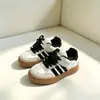 Zapatos Deportivos Nuevos para Niños 2025 Otoño Zapatos Casuales de Cuero para Niños Pequeños y Medianos Niños 5-8 Niñas Zapatos de Entrenamiento Moral Antideslizantes
