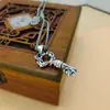 Plata de Ley s925 Colgante de Llave Retro Personalizado Lámpara Colgante Lujo Frío Estilo Ins Diseño de Nicho Tendencia de Moda Combinable