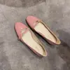 Versión de piel de oveja de los elegantes zapatos planos de punta redonda que aumentan la altura de Grape Mom para mujer, sin cordones, planos, con correas de hebilla, adecuados para ir al trabajo