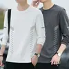 Camiseta masculina de manga comprida, oversized e de corte solto, perfeita como camada base para o outono, com estampas da moda e cores lisas, versátil e estilosa